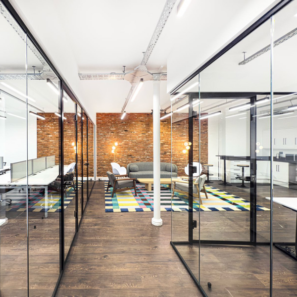 A bright and spacious break out common area in a serviced office, fully furnished.