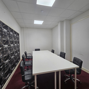 Meeting room for rent in Portland Plaza, Manchester.